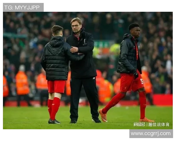 曼联与伯顿精彩对决录像回放及中文解说分析分享